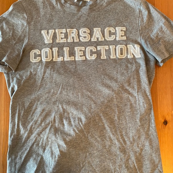 Versace Tshirt - Picture 2 of 3